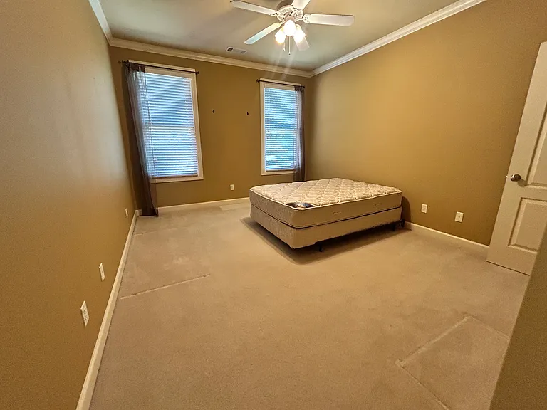 115 Noyant Dr — Photo 17