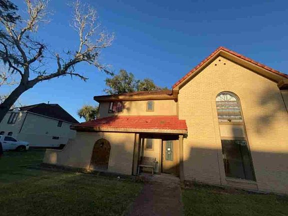 3rd image of 2253 River Valley Dr