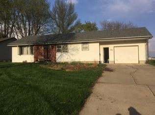 706 S Main St, Inwood, IA 51240