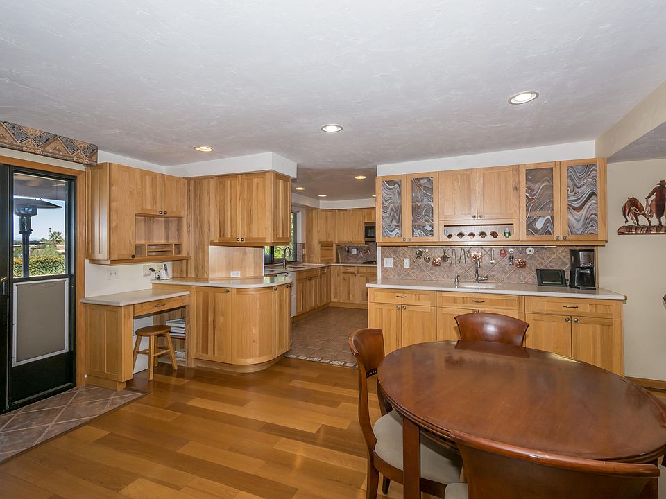 1st image of 215 E Suffolk Dr