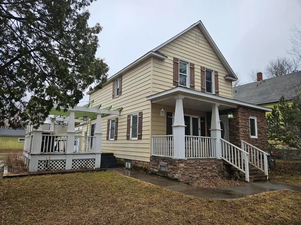 915 14th St N, Virginia, MN 55792