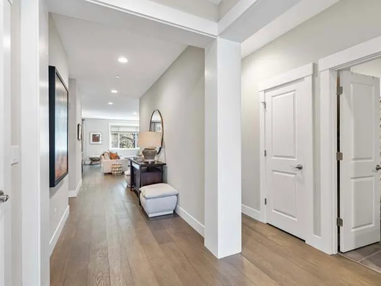 1741 NE Pecan Ln — Photo 5