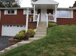 122 Bristol Ln, Irwin, PA 15642
