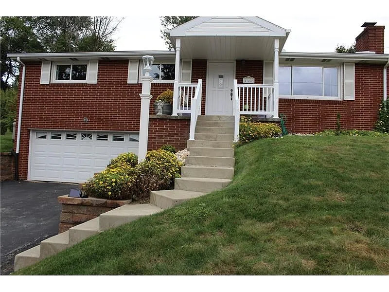 122 Bristol Ln photo 1