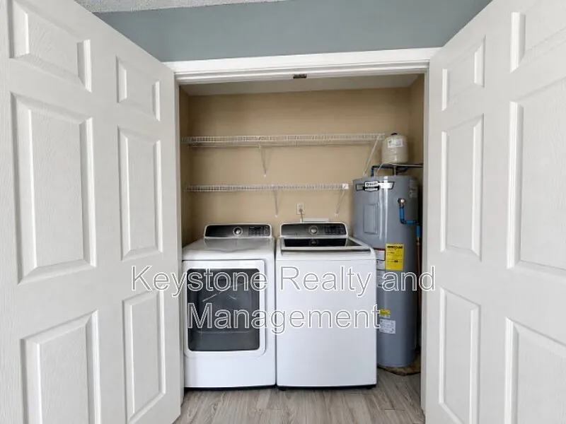 3 bed, 1.5 bath, 980 sqft, $1,195 — Photo 4