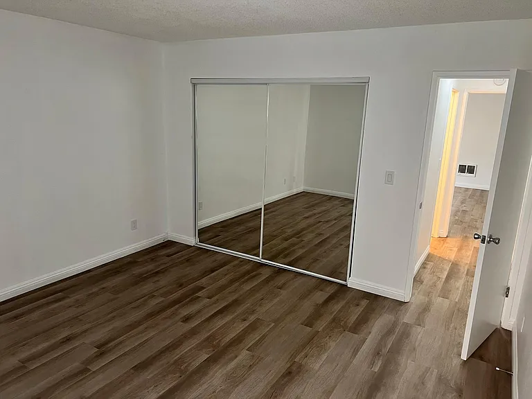 Beachwood Village Apartments — Photo 44