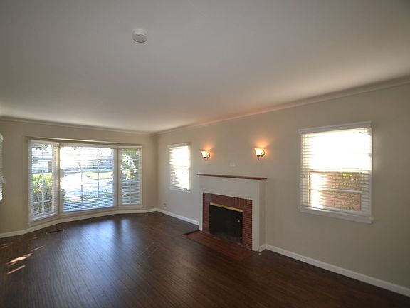 5th image of 2911 W 78th Pl