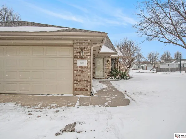 2301 Atwood Cir, Lincoln, NE 68521