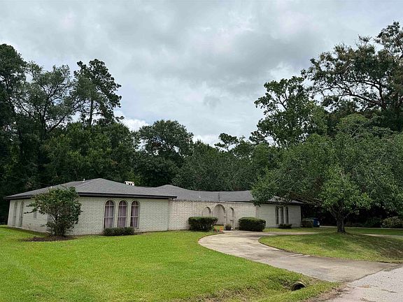 4th image of 16 E Harding Cir