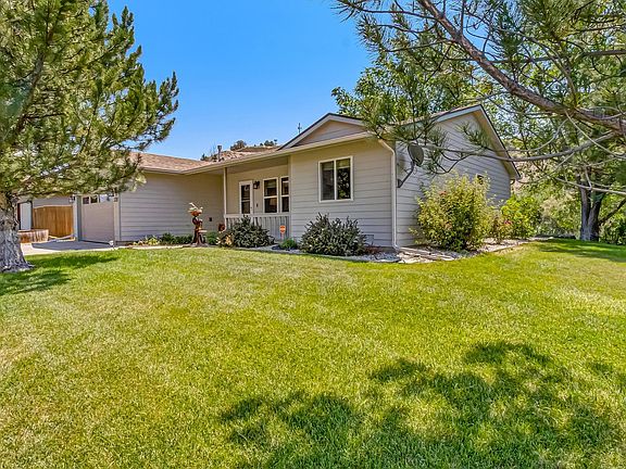 5th image of 2392 Acacia Ave