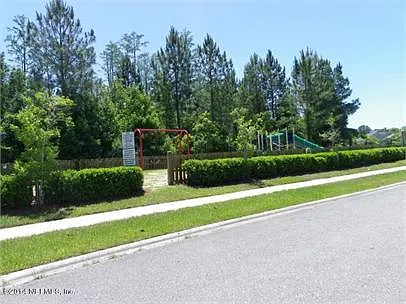 Beautiful home with Privacy! — Photo 3