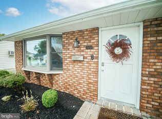 388 Windsor Dr, Bellmawr, NJ 08031