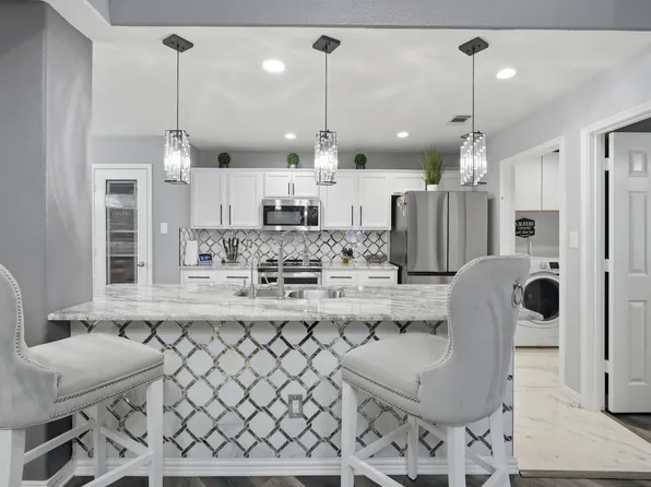 8342 Timberbrook Ln, Dallas, TX 75249