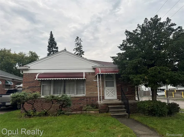 504 E Pearl Ave, Hazel Park, MI 48030