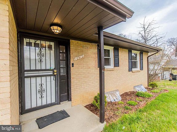3rd image of 10912 Phillips Dr