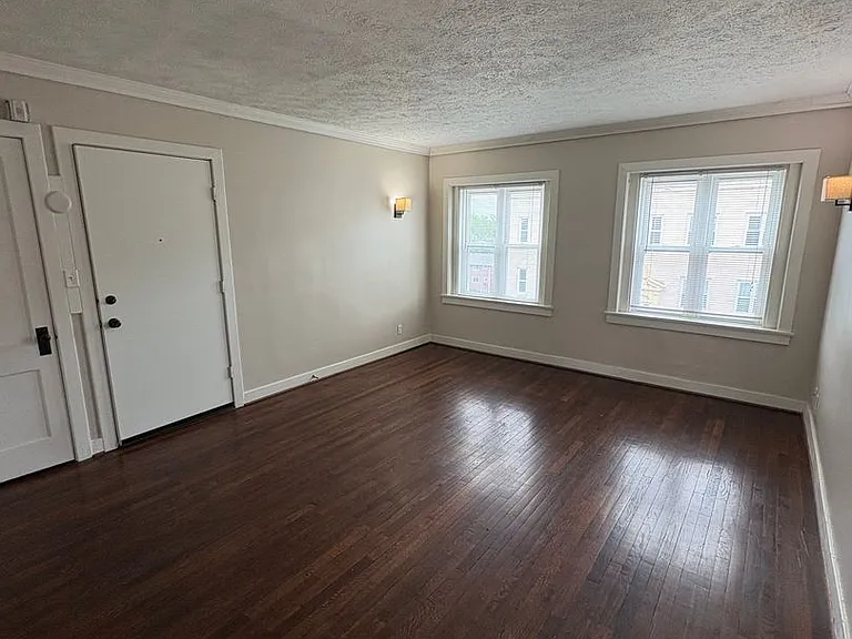 3910 Cass St — Photo 6