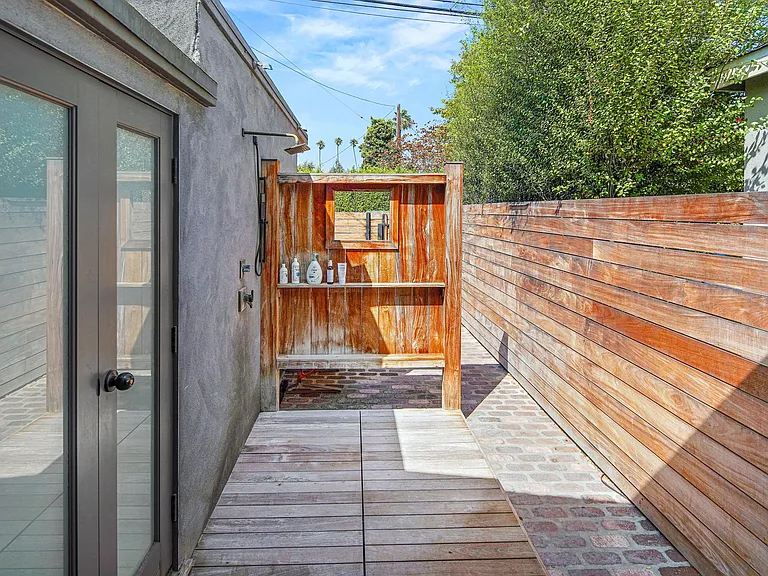 671 Oxford Ave — Photo 29