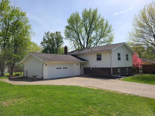 403 Vance Dr, Olney, IL 62450