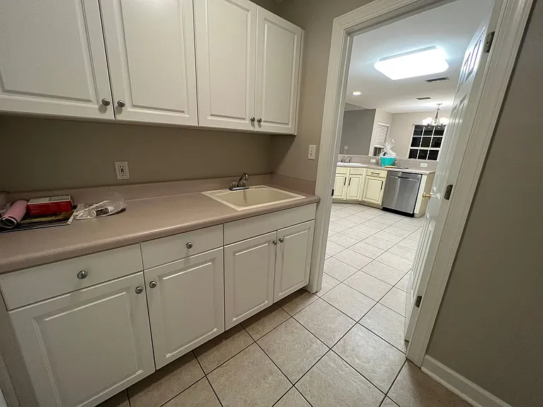 4429 Southminster Cir — Photo 3