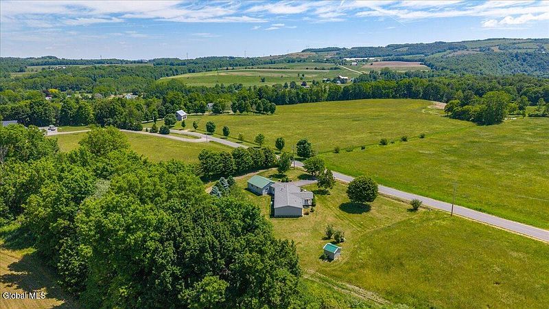 5th image of 354 Hughes Road