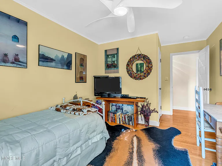 67 N Farragut Ave — Photo 34