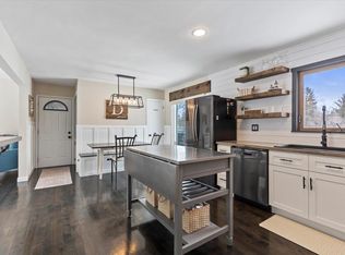 N23W25042 Valleyview Ln, Pewaukee, WI 53072