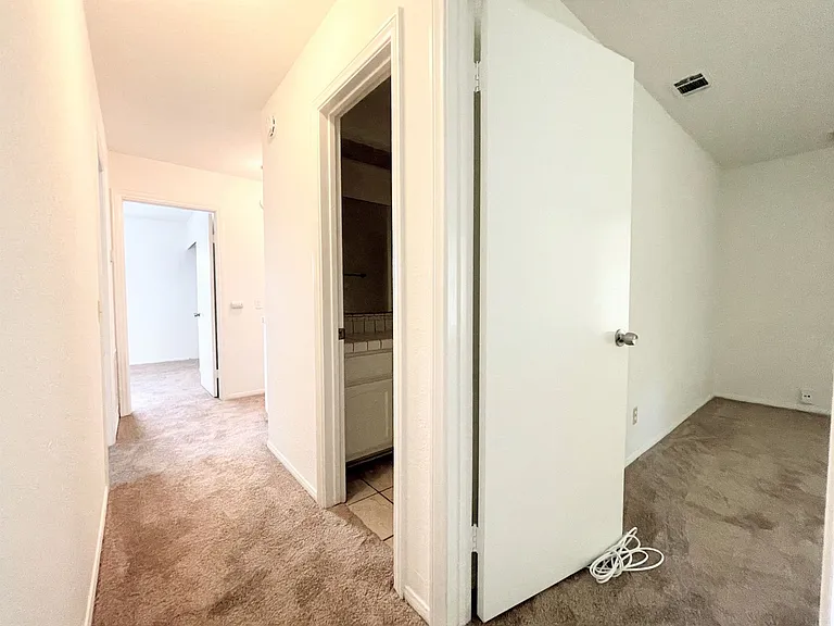 31238 Old River Rd — Photo 10