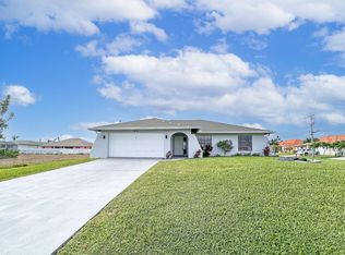 1914 SW 38th Ln, Cape Coral, FL 33914