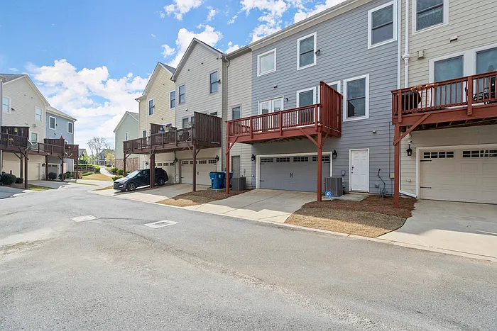 427 Suwanee Park Ter — Photo 53