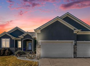 9129 Del Rio Dr, Lincoln, NE 68516