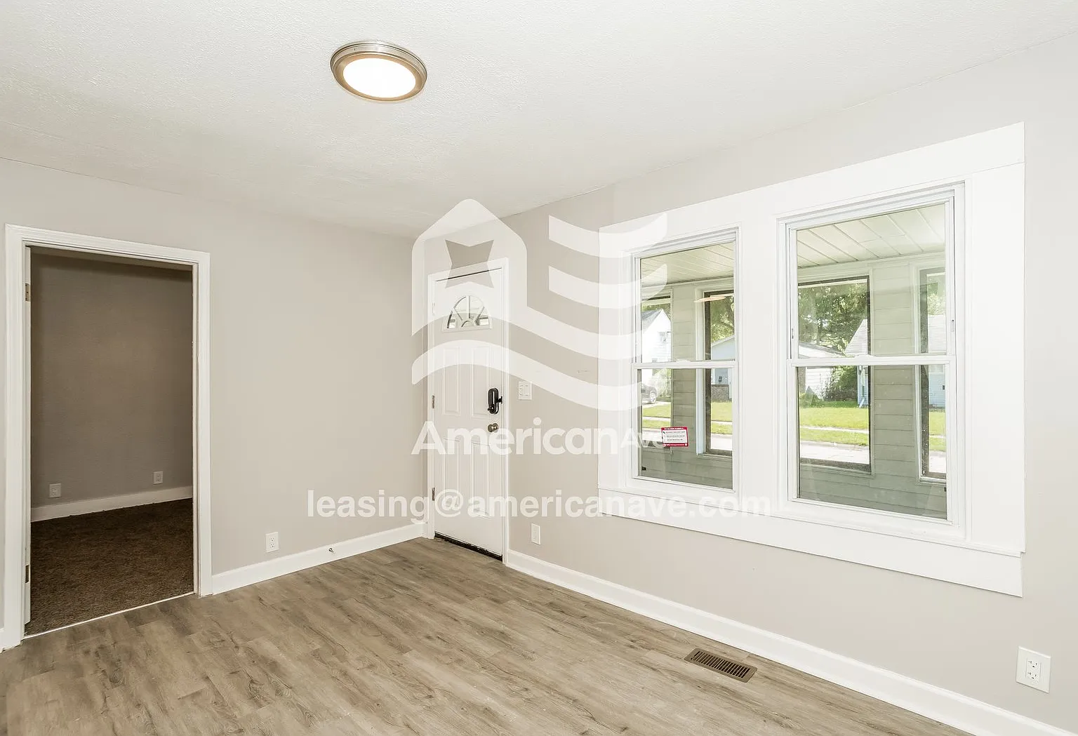 3 bed, 1.0 bath, 946 sqft, $1,497 — Photo 3