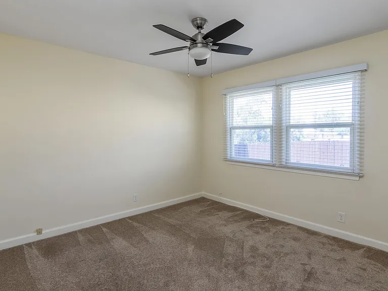 22436 Avenue San Luis — Photo 15