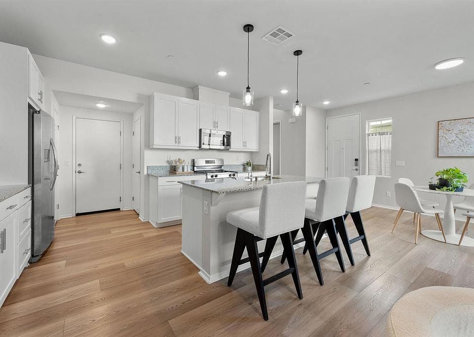 1st image of 212 Perennial Pl