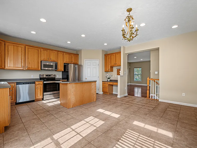 208 Village Pl — Photo 13