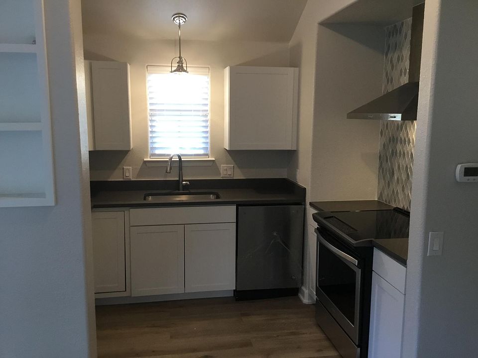 full kitchen with all new appliances