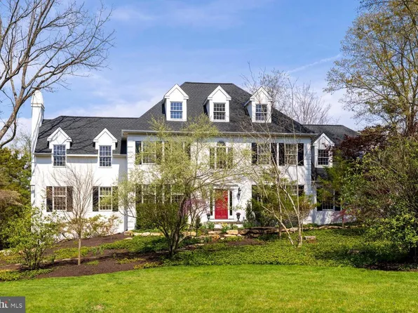 1 Saint Andrews Ct, New Hope, PA 18938