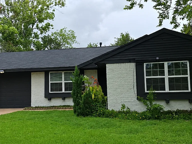 7130 Troulon Dr — Photo 1