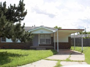 302 Carey St, Wynnewood, OK 73098