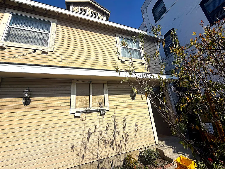 1503 W Adams Blvd — Photo 26