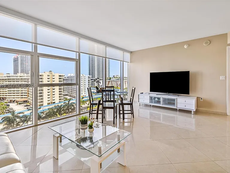 1830 S Ocean Dr #907 — Photo 2