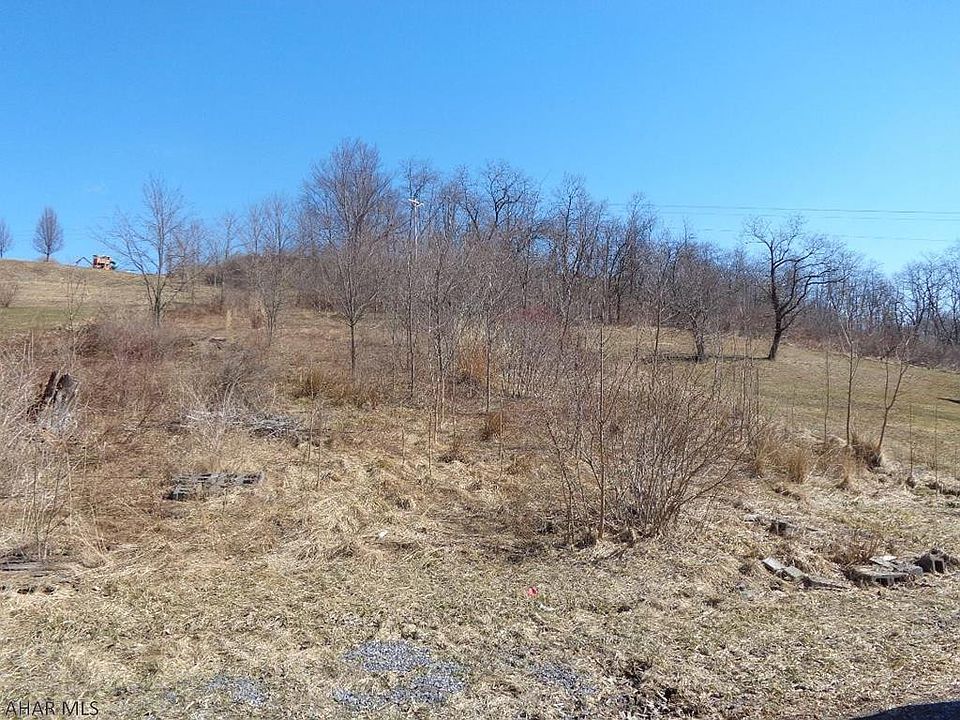 2nd image of 10 Estate Dr
