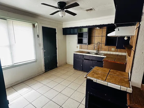 1508 NW Hoover Ave, Lawton, OK 73507