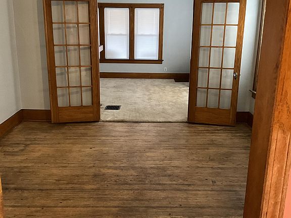 3rd image of 752 Lodge Ave