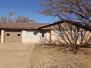 828 9th St, Wolfforth, TX 79382