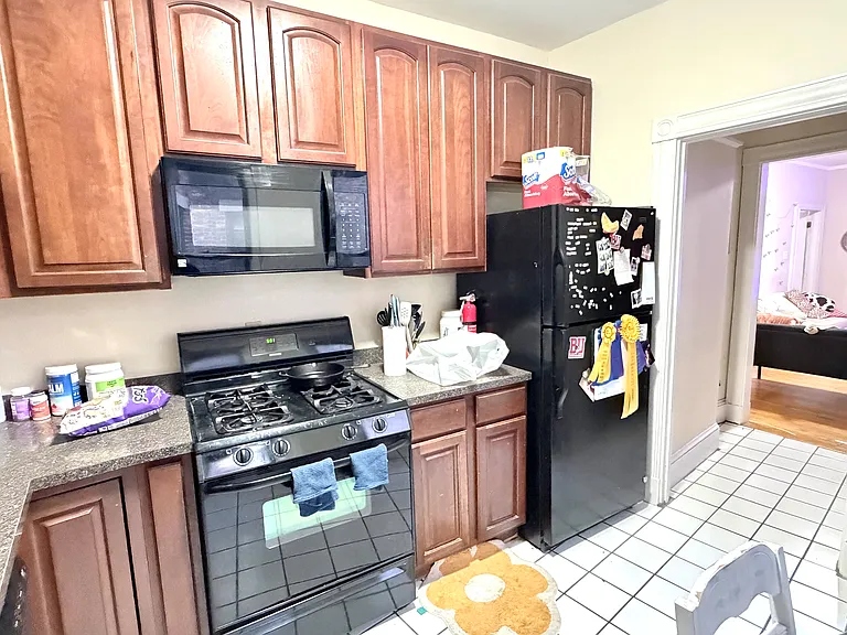 100 Linden St #8 — Photo 4