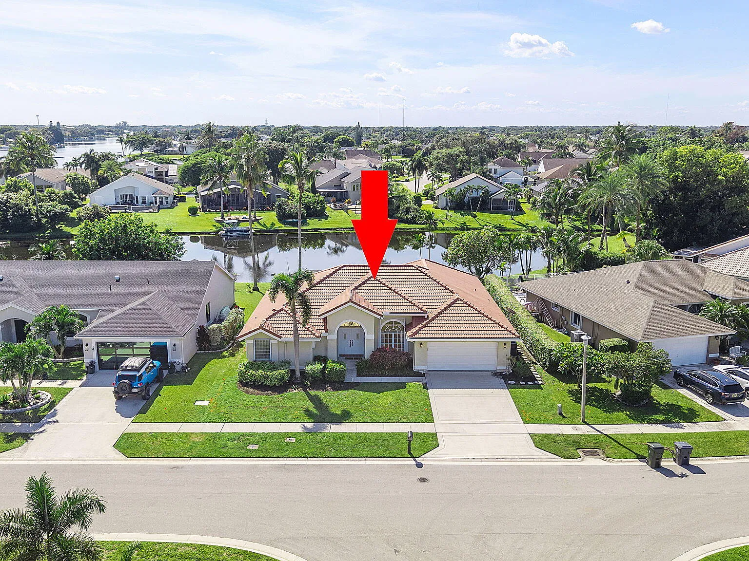 3 bed, 2.0 bath, 2028 sqft, $3,850 — Photo 4