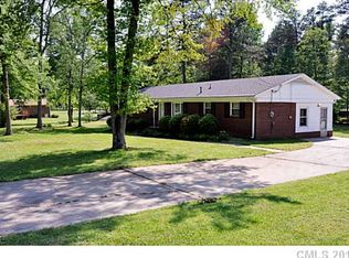 2015 Stonyford Pl, Charlotte, NC 28216