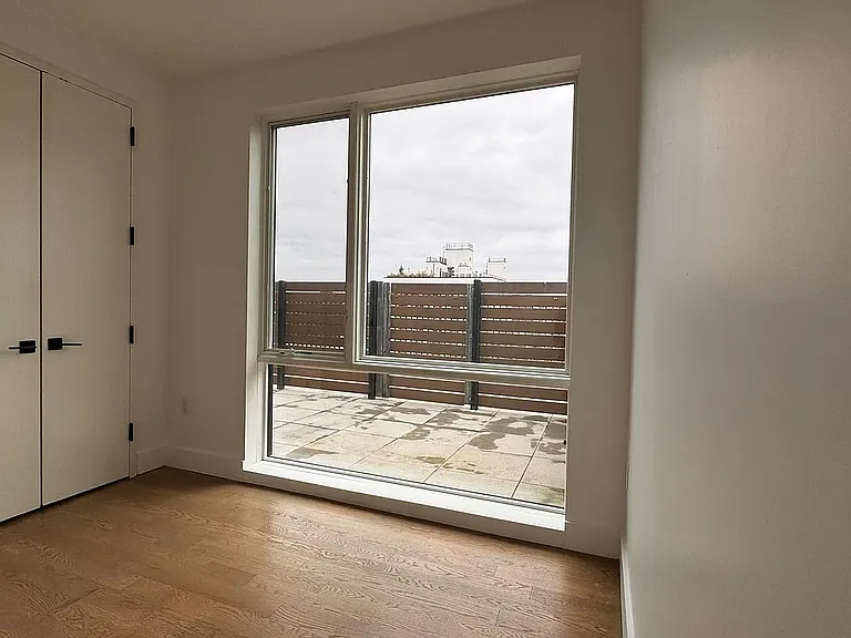 796 Lexington Ave #2H — Photo 4