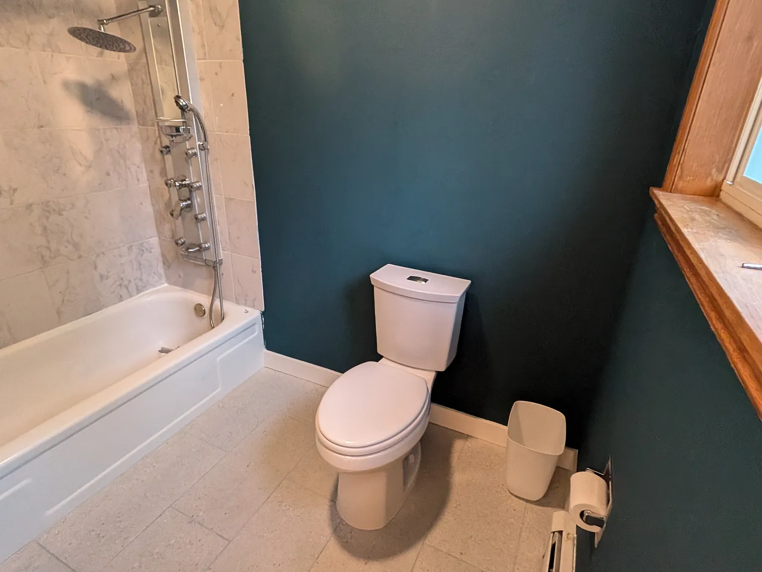 4 bed, 3.5 bath, 3100 sqft, $1,100 — Photo 4