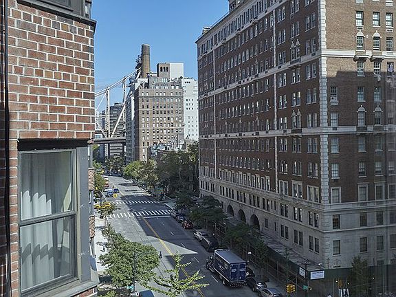 4th image of 36 E 56th St #9A